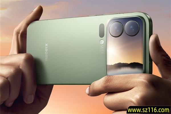 小米17 Pro妙享背屏对话翻译上线:正屏说中文 背屏即时翻译