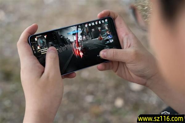 2599买骁龙8至尊版芯片 iQOO还在买芯片送手机