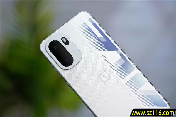 同档唯一165Hz超高刷直屏!一加Ace 6图赏