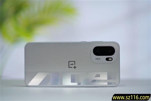 同档唯一165Hz超高刷直屏!一加Ace 6图赏