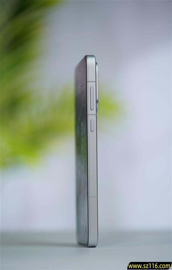 同档唯一165Hz超高刷直屏!一加Ace 6图赏