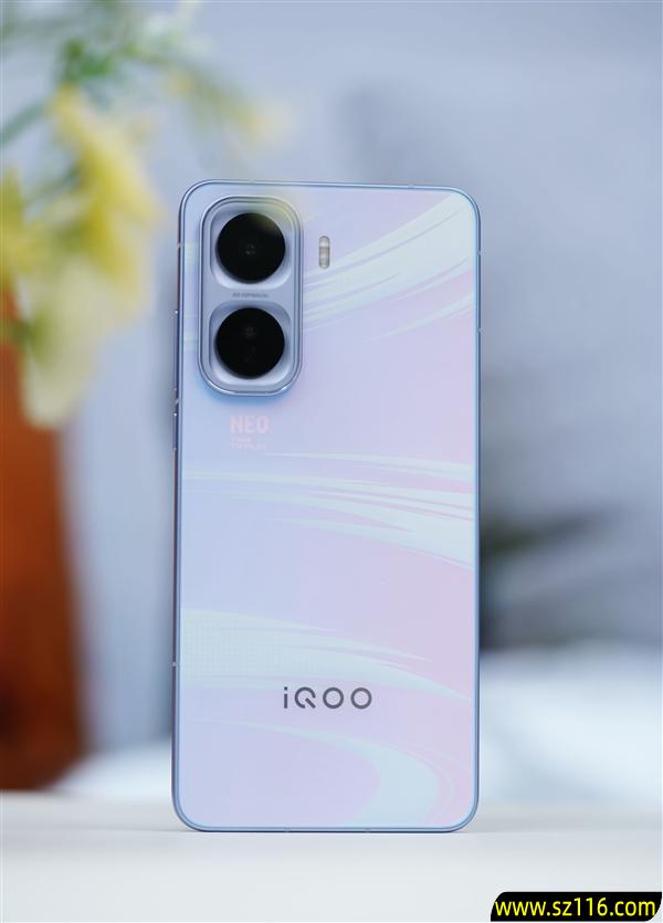 同档唯一2K LTPO屏！iQOO Neo11图赏