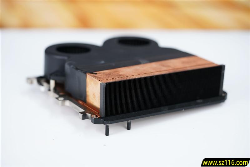 生产力性能远超i9-14900HX!零刻GTR9 Pro迷你AI工作站评测:235B超大模型也能运行