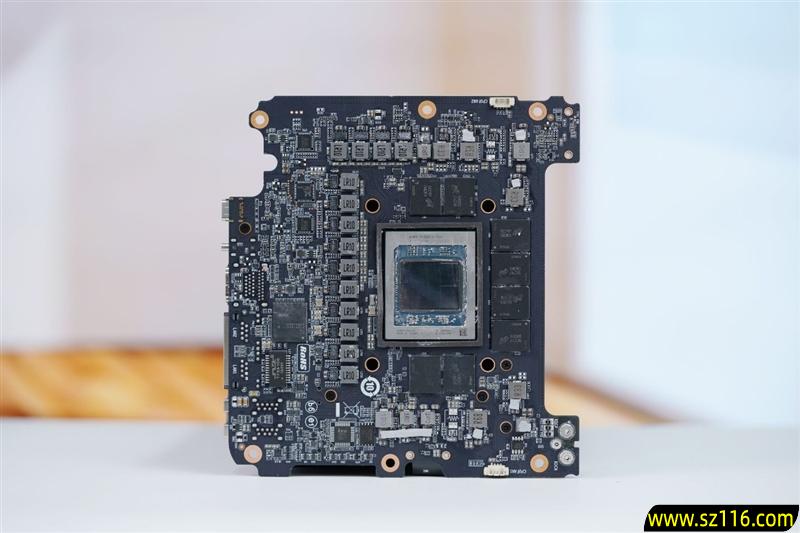 生产力性能远超i9-14900HX!零刻GTR9 Pro迷你AI工作站评测:235B超大模型也能运行