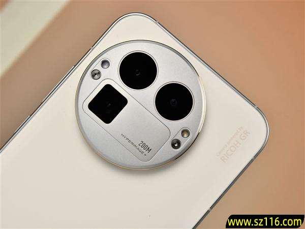 背屏、背部扬声器、可拆卸镜头模组:这些创新说明了什么