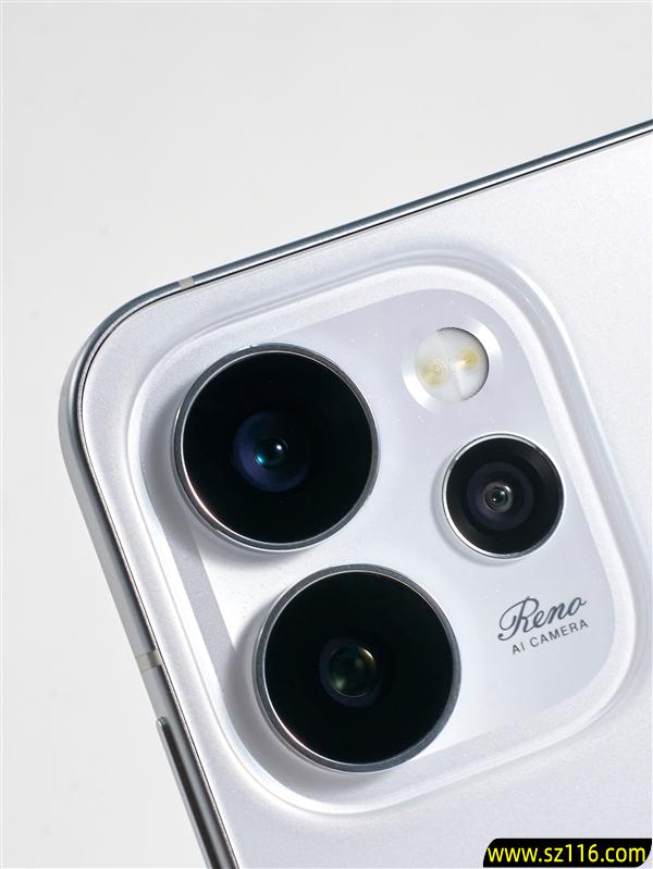 OPPO Reno15首发全新实况图：女生上手后感到惊讶 这功能肯定会火