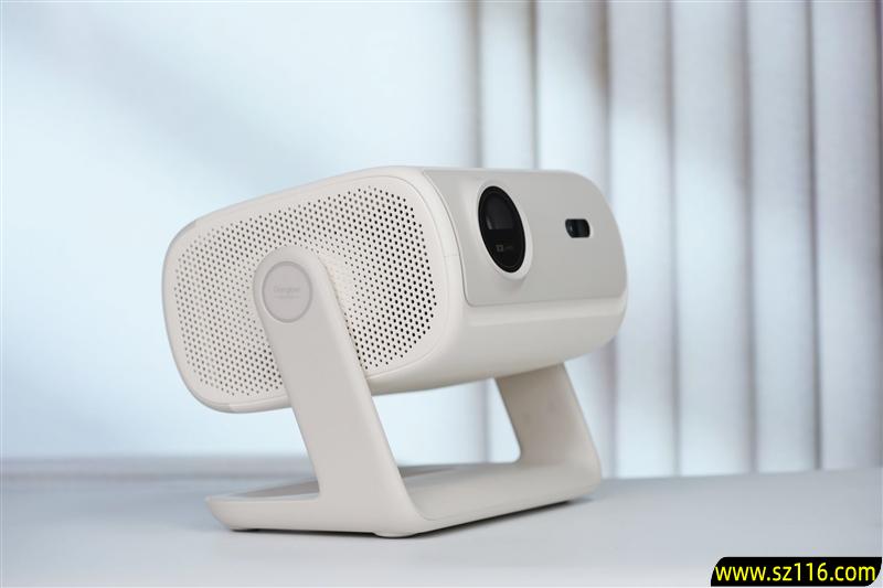 三色激光画质惊人!当贝D7X激光投影仪评测:三千元不到就能体验旗舰技术