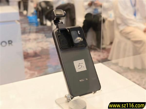 行业首款自带云台的机器人手机！荣耀ROBOT PHONE真机首次亮相