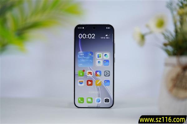 冷雕美背太吸睛！OPPO Reno 15图赏