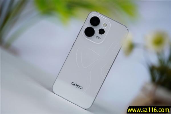 冷雕美背太吸睛！OPPO Reno 15图赏