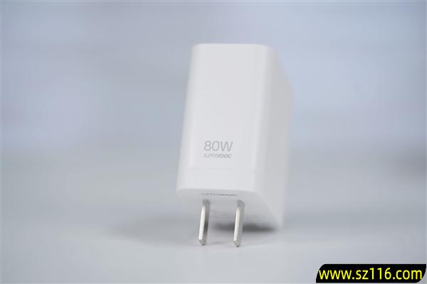 冷雕美背太吸睛！OPPO Reno 15图赏