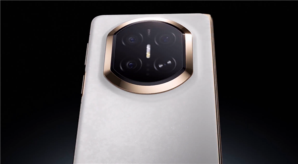 全系首发麒麟9030 Pro!余承东:买折叠屏就选华为Mate X7