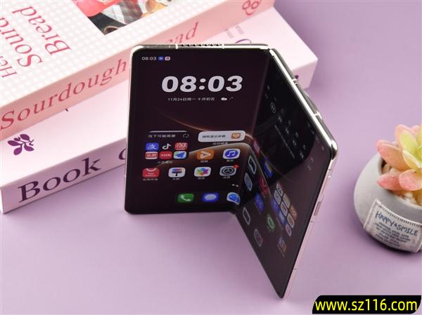 华为Mate X7上手：最强折叠屏实至名归