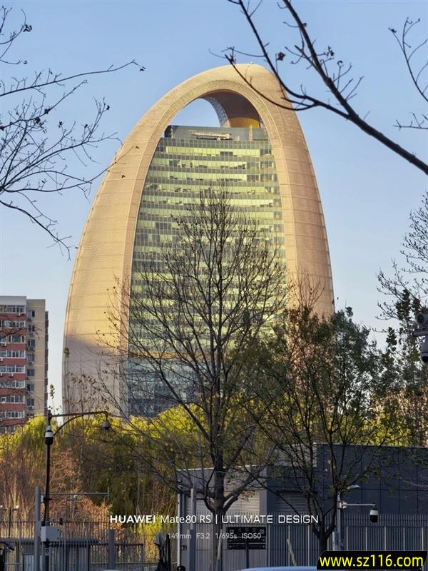 华为Mate 80 RS非凡大师上手:一部细节体验拉满的大师旗舰