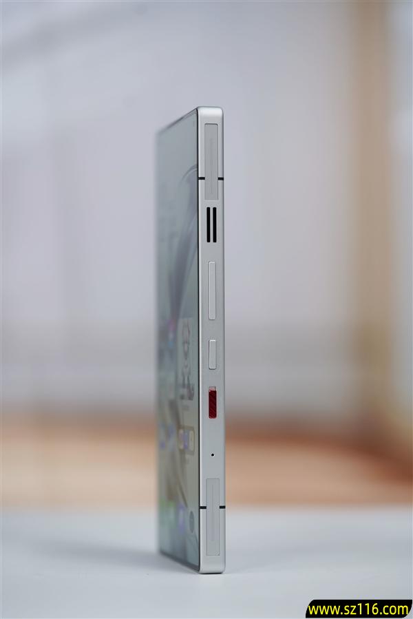 内置24000转/分钟风扇！红魔11 Pro图赏