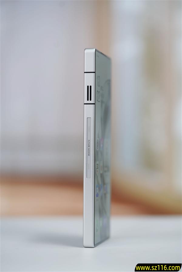 内置24000转/分钟风扇！红魔11 Pro图赏