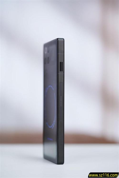 开启手机水冷散热时代！红魔11 Pro+图赏