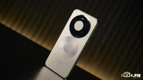 用了几天华为Mate80 Pro Max 我感觉它堆料有点过猛了 用了几天华为Mate80 Pro Max 我感觉它堆料有点过猛了