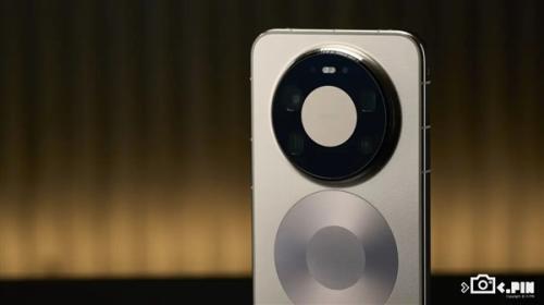 用了几天华为Mate80 Pro Max 我感觉它堆料有点过猛了 用了几天华为Mate80 Pro Max 我感觉它堆料有点过猛了