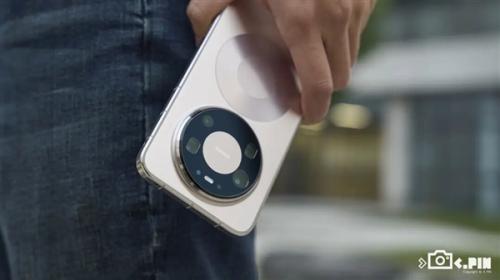 用了几天华为Mate80 Pro Max 我感觉它堆料有点过猛了 用了几天华为Mate80 Pro Max 我感觉它堆料有点过猛了