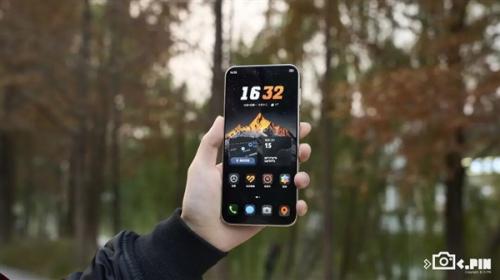 用了几天华为Mate80 Pro Max 我感觉它堆料有点过猛了 用了几天华为Mate80 Pro Max 我感觉它堆料有点过猛了