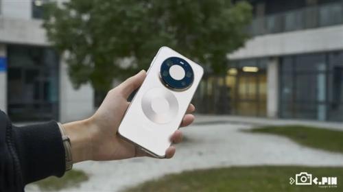 用了几天华为Mate80 Pro Max 我感觉它堆料有点过猛了 用了几天华为Mate80 Pro Max 我感觉它堆料有点过猛了