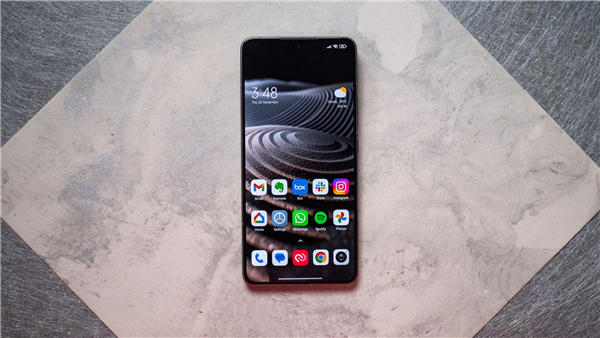 小米17 Ultra外观渲染图来了：经典大圆镜头回归 没有背屏