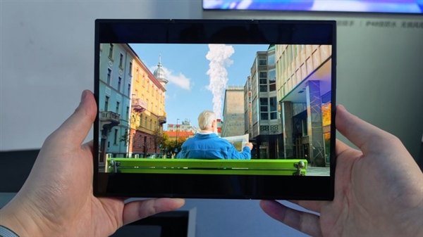 G形三折叠史上首款!三星Galaxy Z TriFold上手 G形三折叠史上首款!三星Galaxy Z TriFold上手