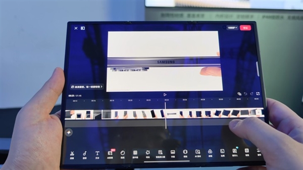 G形三折叠史上首款!三星Galaxy Z TriFold上手 G形三折叠史上首款!三星Galaxy Z TriFold上手